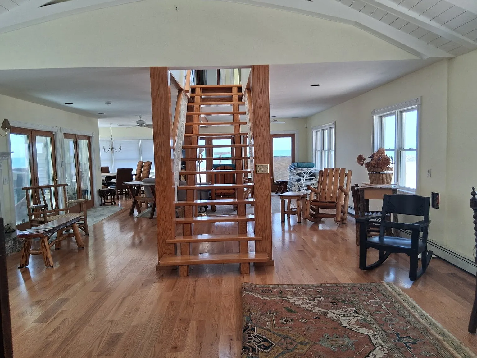 5 bed, 2.5 bath, $6,000 — Photo 3