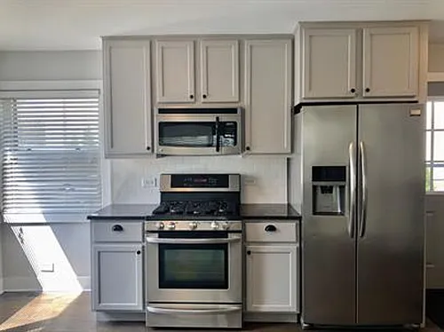 4240-44 Gilbert Photo 1