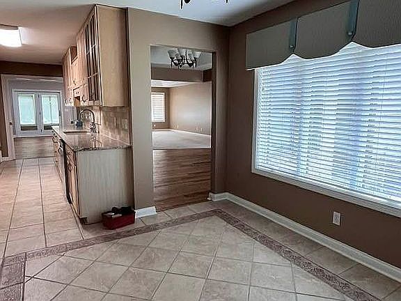 4th image of 728 Willowridge Dr