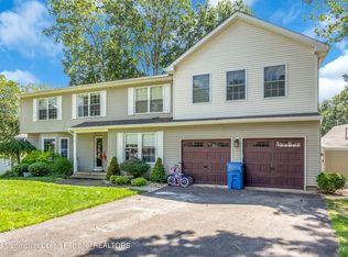 105 Pilger Ct, Manchester, NJ 08759