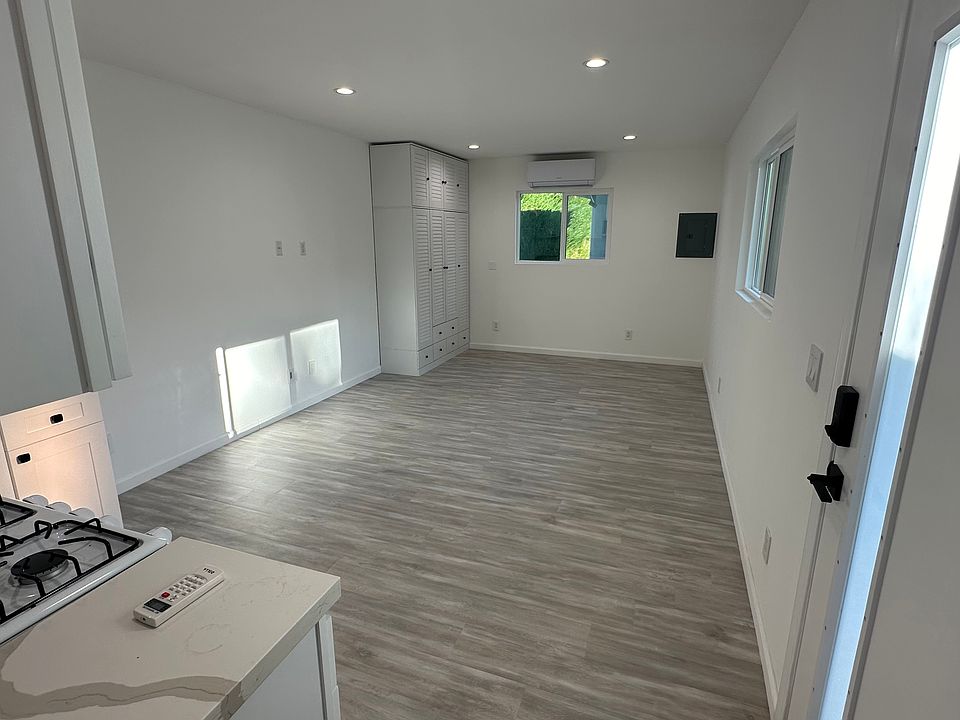 1st image of 8466 Farralone Ave