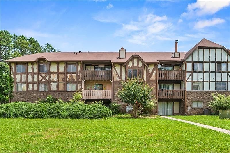 1st image of 115 Camelot Dr