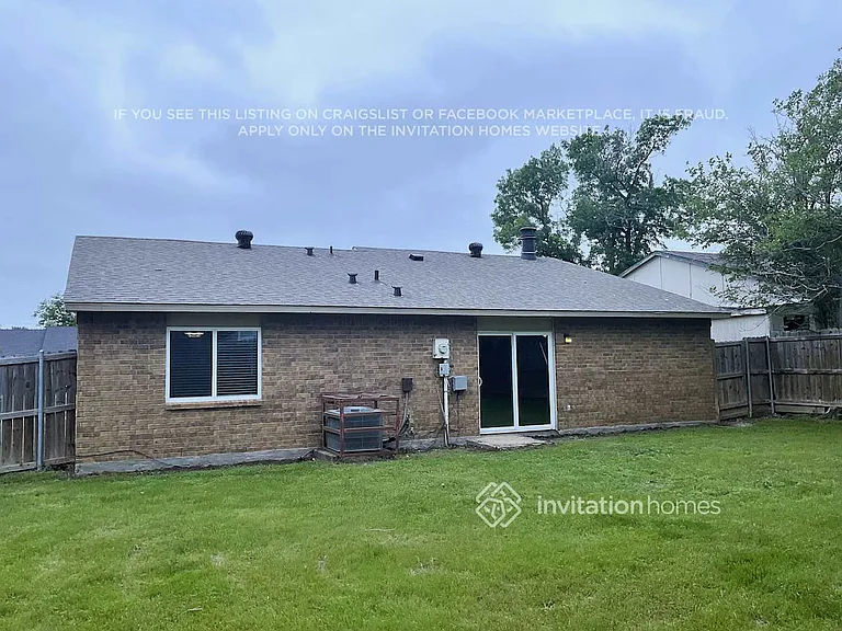 10214 Deer Hollow Dr — Photo 17