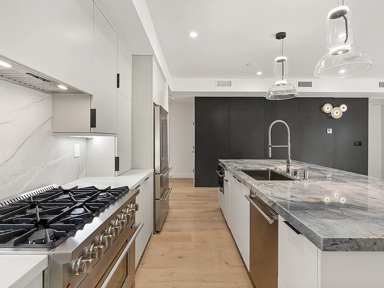 453 N Stanley Ave — Photo 27
