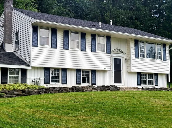 1 Melinda Ln, Tully, NY 13159