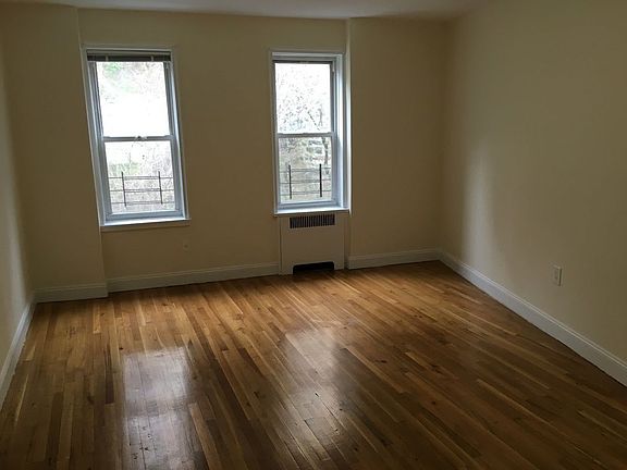 3rd image of 739 W 186th St APT 3H