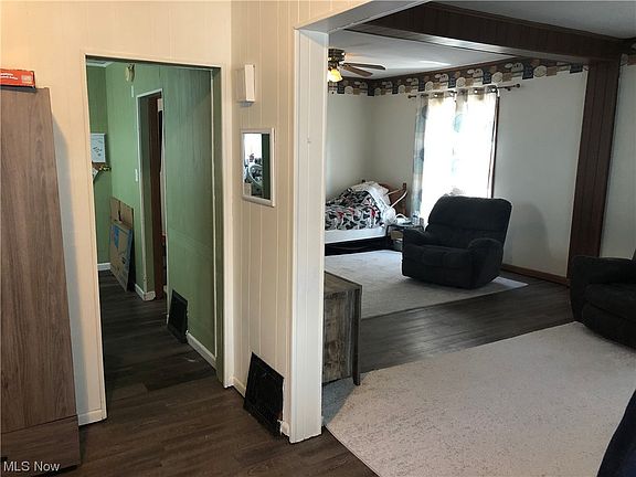 2nd image of 615 N Uhrich St