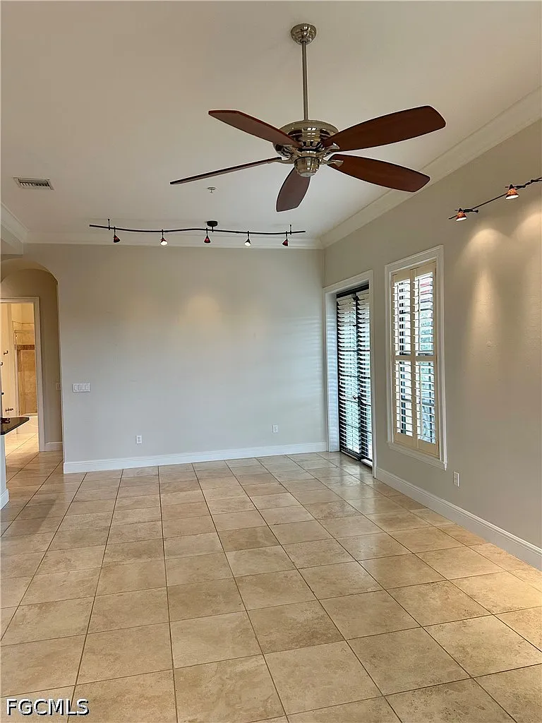 2 bed, 2.0 bath, 1282 sqft, $1,800 — Photo 3