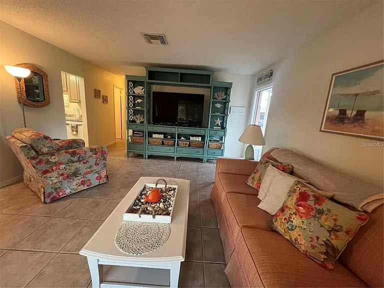 1907 Canterbury Ln #10 — Photo 13