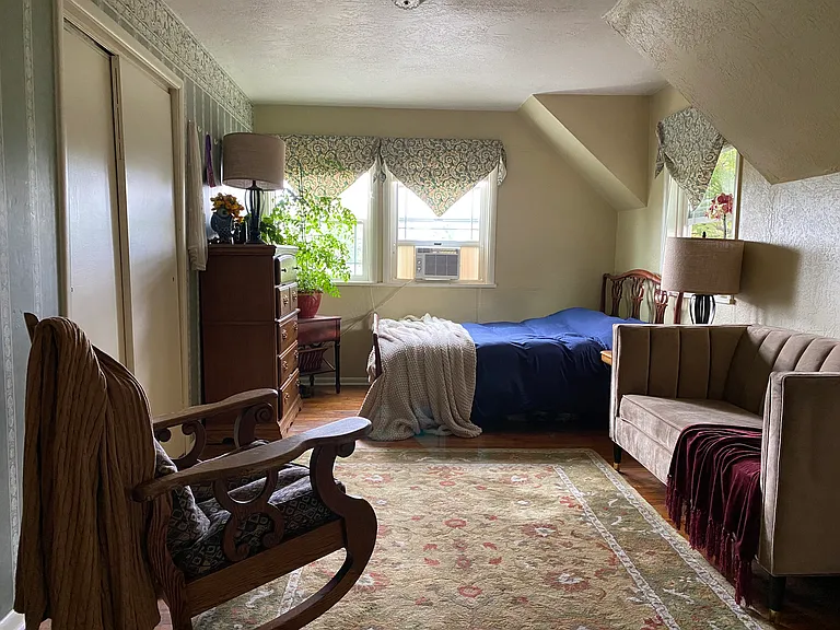Room that's available for rent