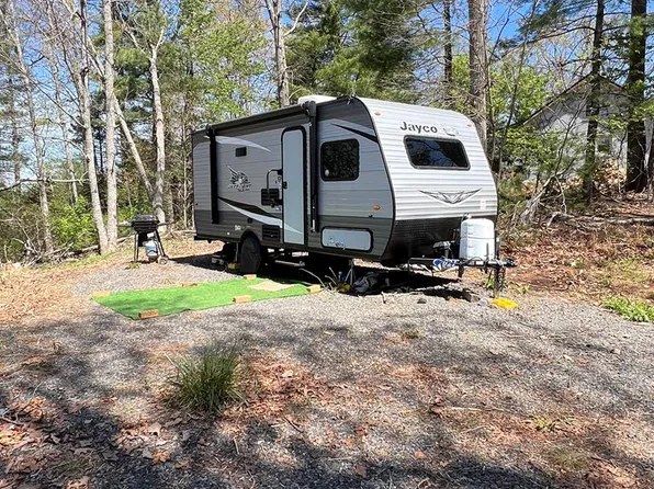 4139 Gambetta Rd, Galax, VA 24333