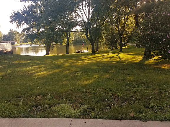 3rd image of 10226 N Lakeview Dr