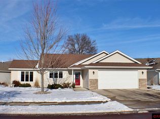 201 Diamond Creek Rd, Mankato, MN 56001