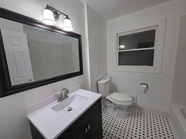 524 S 76th St — Photo 5