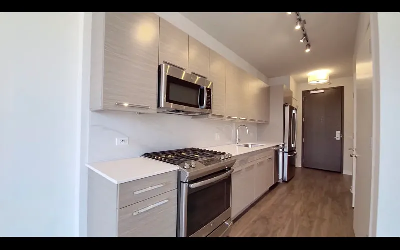 Studio, 1.0 bath, 490 sqft, $2,505 — Photo 2
