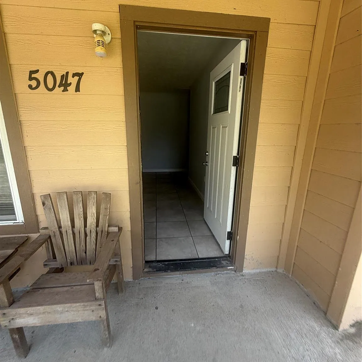 2 bed, 1.0 bath, 1100 sqft, $1,200 — Photo 3