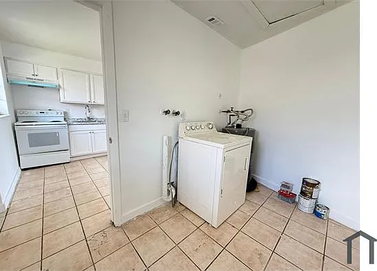1703 Palm Dr — Photo 5