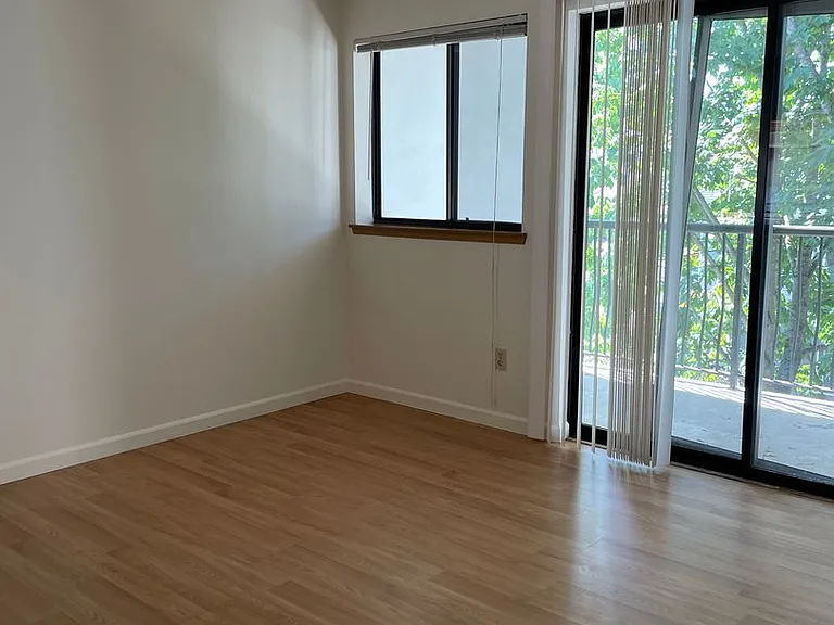 4237 8th Ave NE — Photo 18
