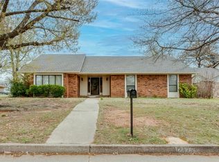 2424 Appleway St, Edmond, OK 73013