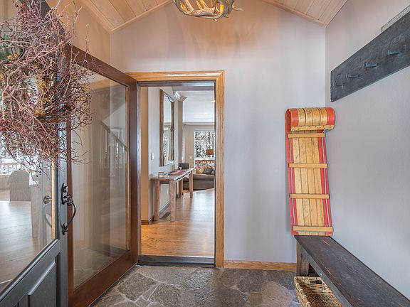 WELCOME HOME - AIRLOCK ENTRY