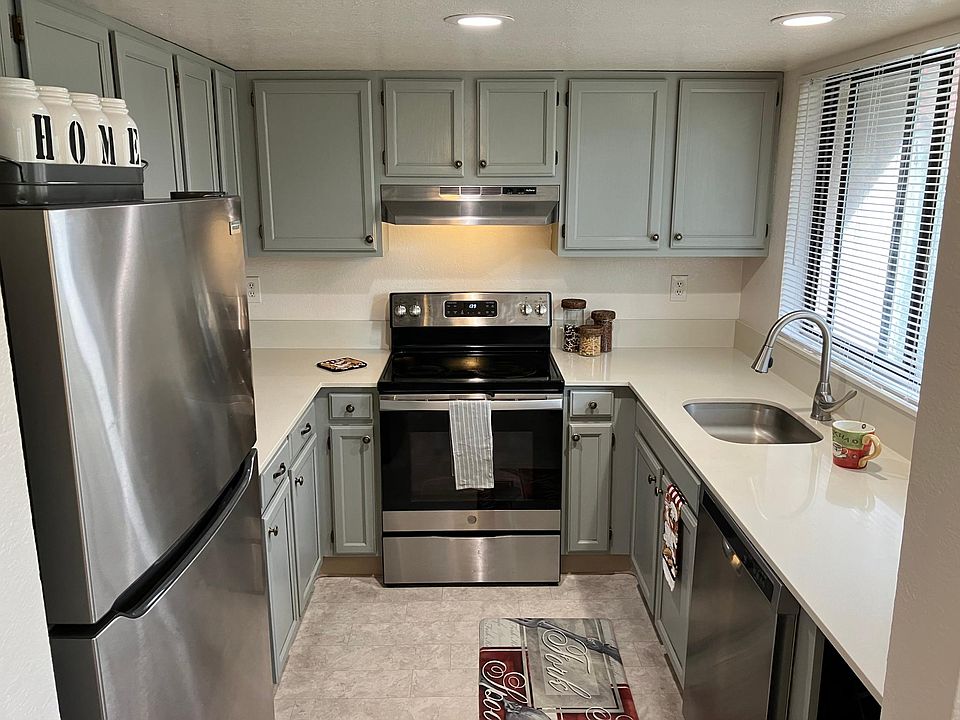1st image of 375 Bellevue Way SE #11