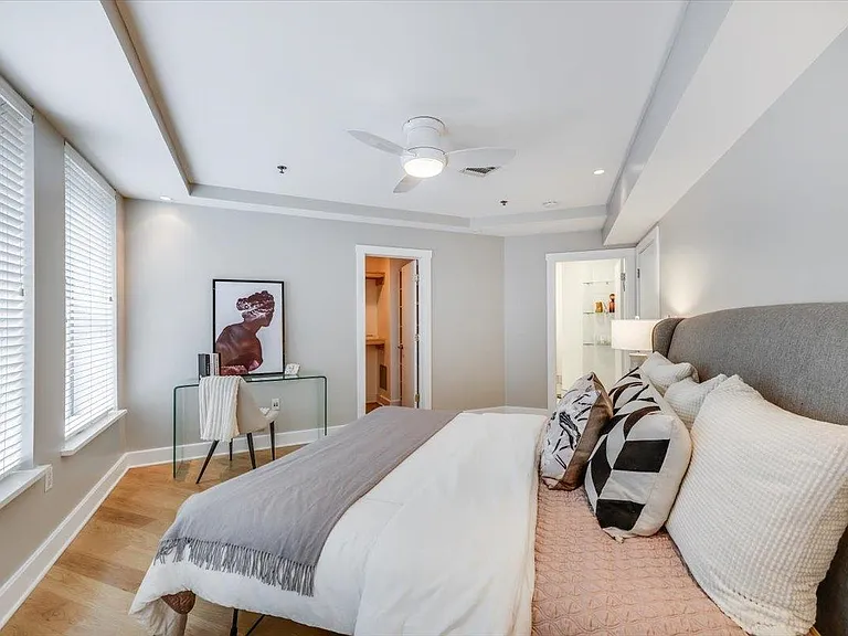 1100 Clinton St #101 — Photo 27