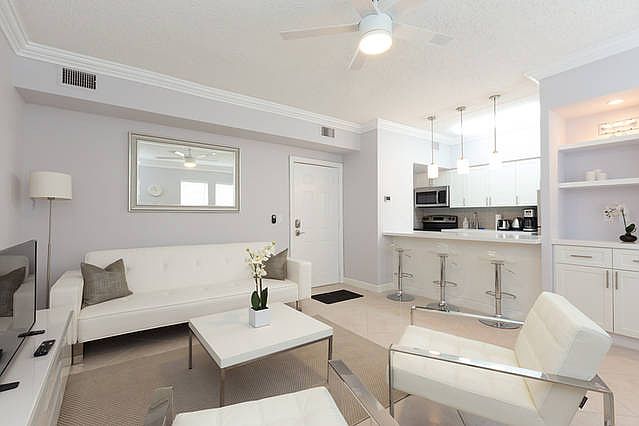 1st image of 1559 Michigan Ave APT 202