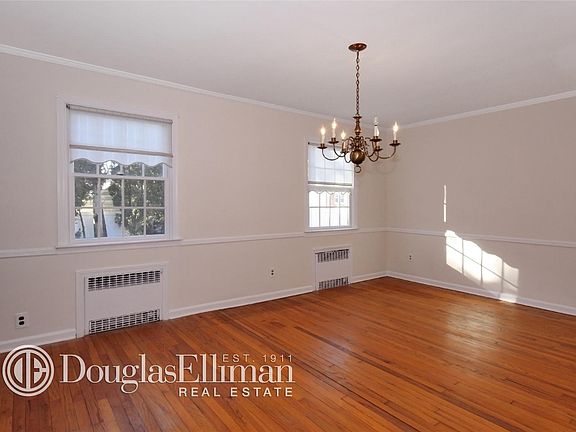 4th image of 158 Adams St