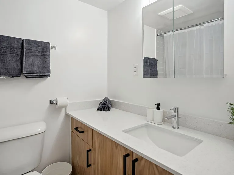 1305 W 12th Ave — Photo 62