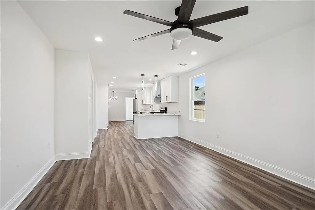 3 bed, 1400 sqft, $2,400 — Photo 4