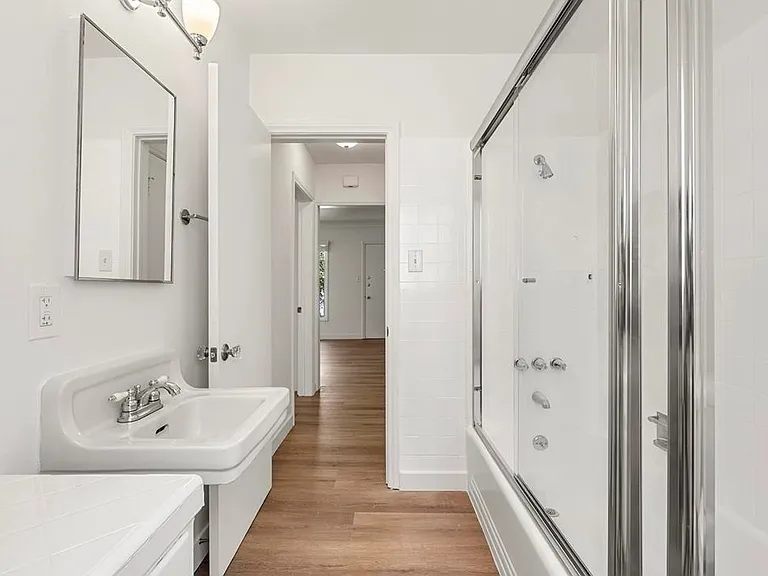 349 N Palm Dr #6 — Photo 17