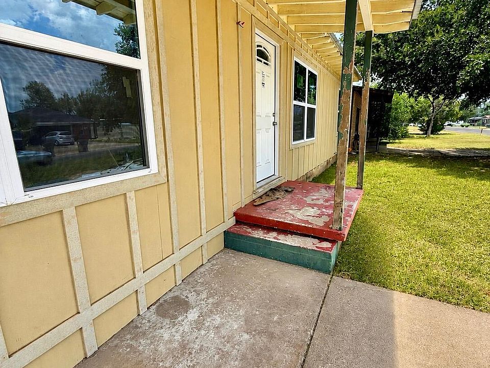 2nd image of 2214 Juanita Ave