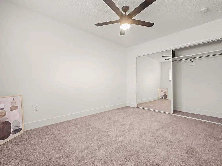 422-36 Front Street — Photo 14