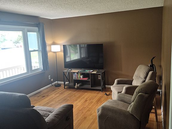 3rd image of 704 W Park Ave