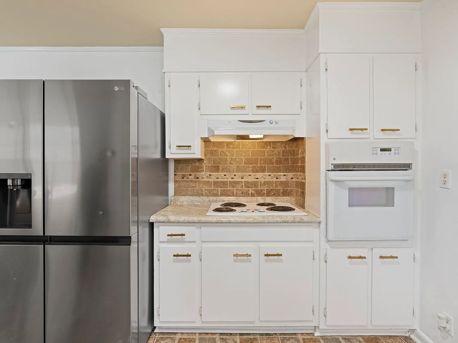1 bed, 2593 sqft, $550 — Photo 3
