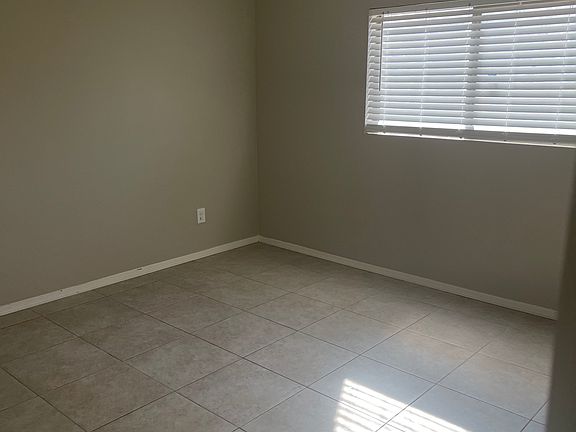 3rd image of 2869 W Sunshine Butte Dr