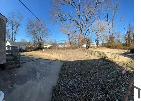 225 Cameron Rd — Photo 15
