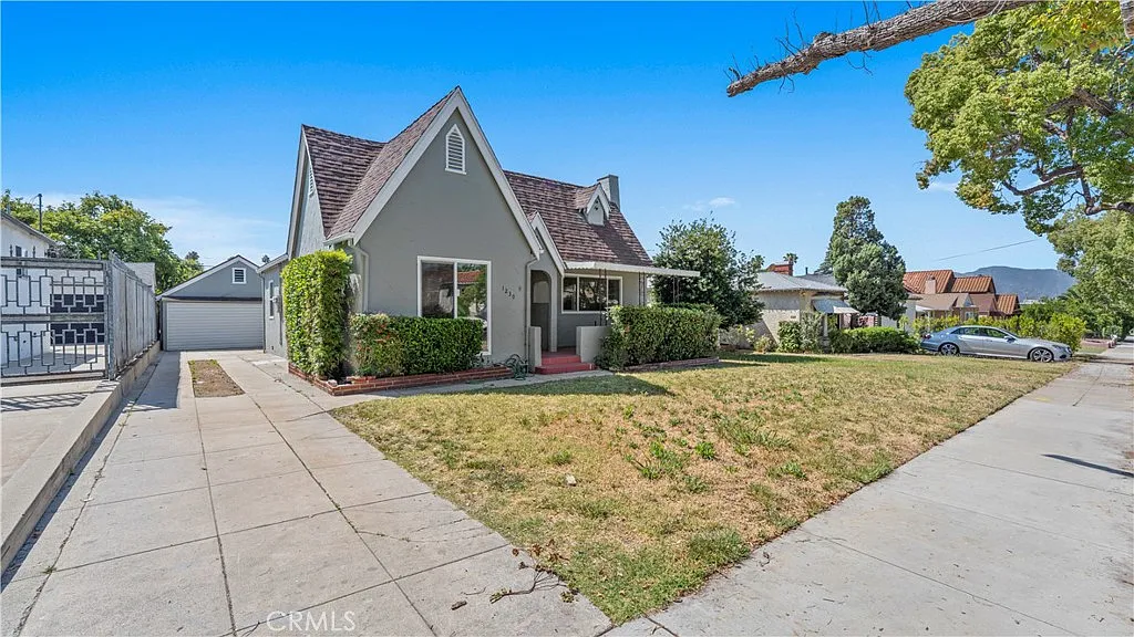 3 bed, 1451 sqft, $6,500 — Photo 2