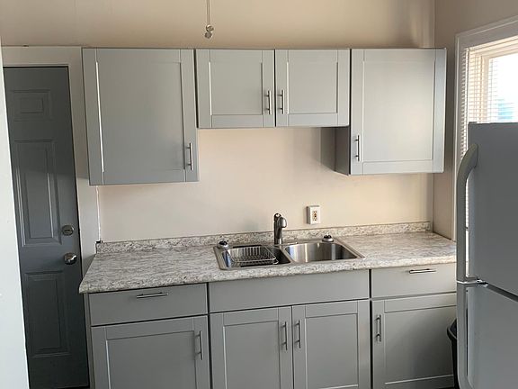 5th image of 4924 E 85th St