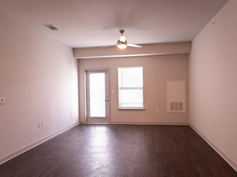 Lift at Jordan Creek Apartment Home