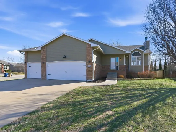 1931 N Beretta Ct, Andover, KS 67002