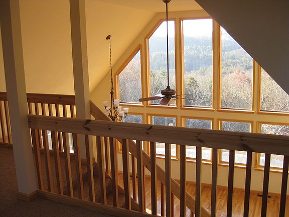 master bged loft overlooking