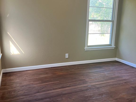 3rd image of 1206 Marydale Dr