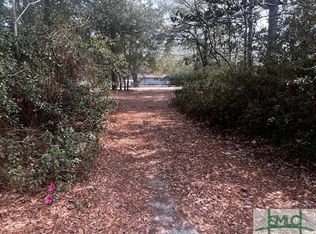 447 Deerfield Rd E, Bloomingdale, GA 31302