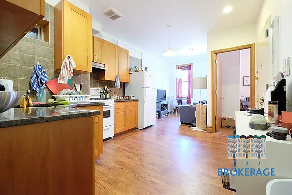 Rented by SBJ Brokerage, LLC | media 15