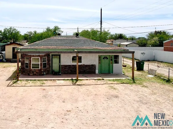 1327 S Perry Dr, Hobbs, NM 88240