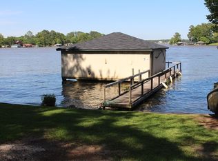 199 Flintside Dr, Cobb, GA 31735