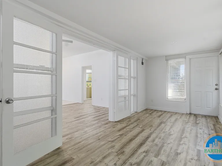 6366 Hampton Dr N — Photo 7