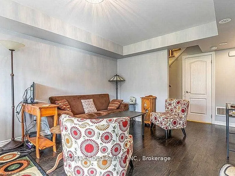 2441 Greenwich Dr #94 — Photo 5