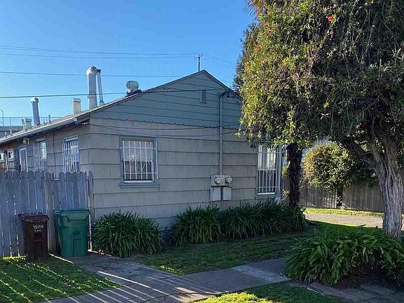 3rd image of 1331 Monterey St